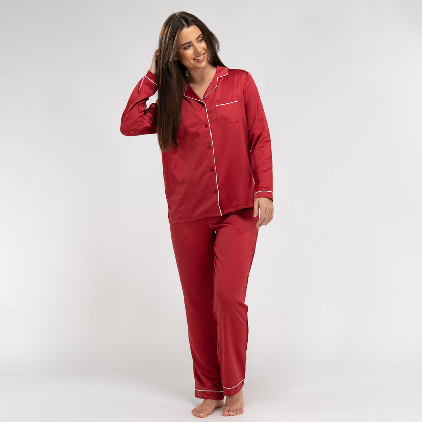 Pyjama en satin rouge pantalon + chemiser